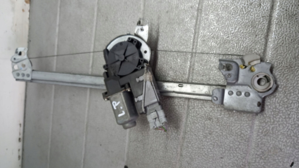 фото №1, Подъемник левый перед citroen c3 i 04r hb 1.4b