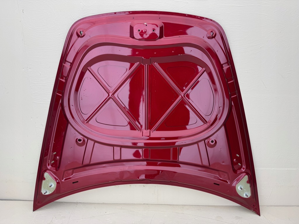 Tesla model 3 3 highland 23r- капот кришка двигуна перед в Україні