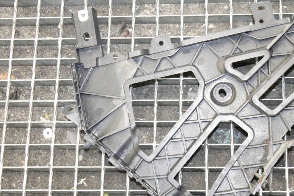 фото №9, Лівий напрямна заднього бампера jaguar f-pace x761 hk8317b931ad 2.0l дизель