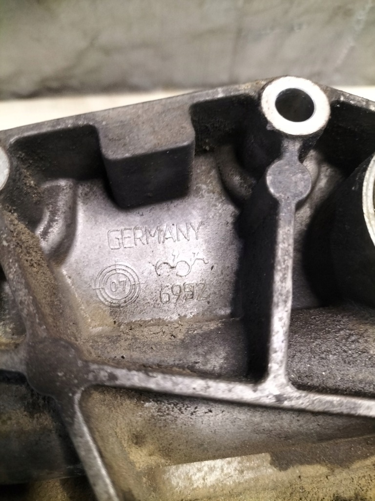 фото №12, Корпус фільтра оливи daf xf 105