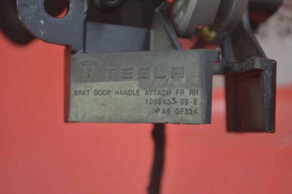 Ручка внутренняя правая перед 1008433-00-e tesla model s 12-20 Киев