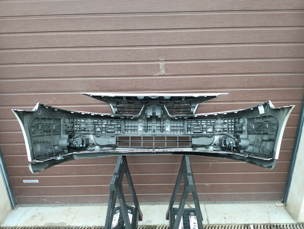 Бампер перед передний renault laguna ii цвет ted69 2005-2007 kombi Оригинал