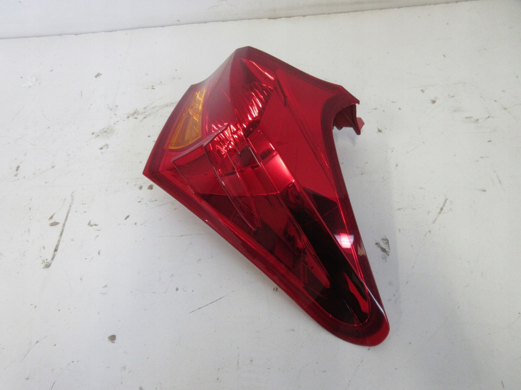 фото №2, Auris ii хэтчбек лампа задняя задняя правая идеальное состояние