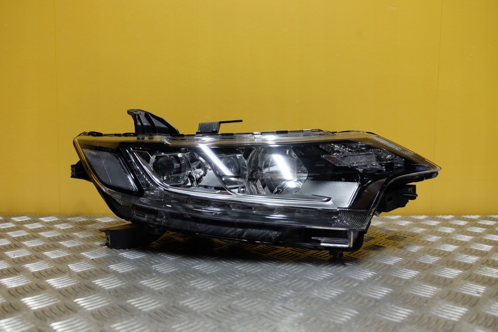 Купити Mitsubishi outlander рестайлінг  2015- фара фара full led r європа