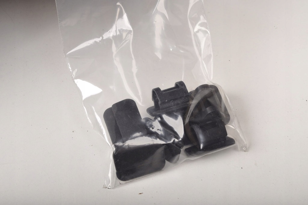 фото №6, Volvo v40 ii шумоизоляция подкрылок капот клипсы