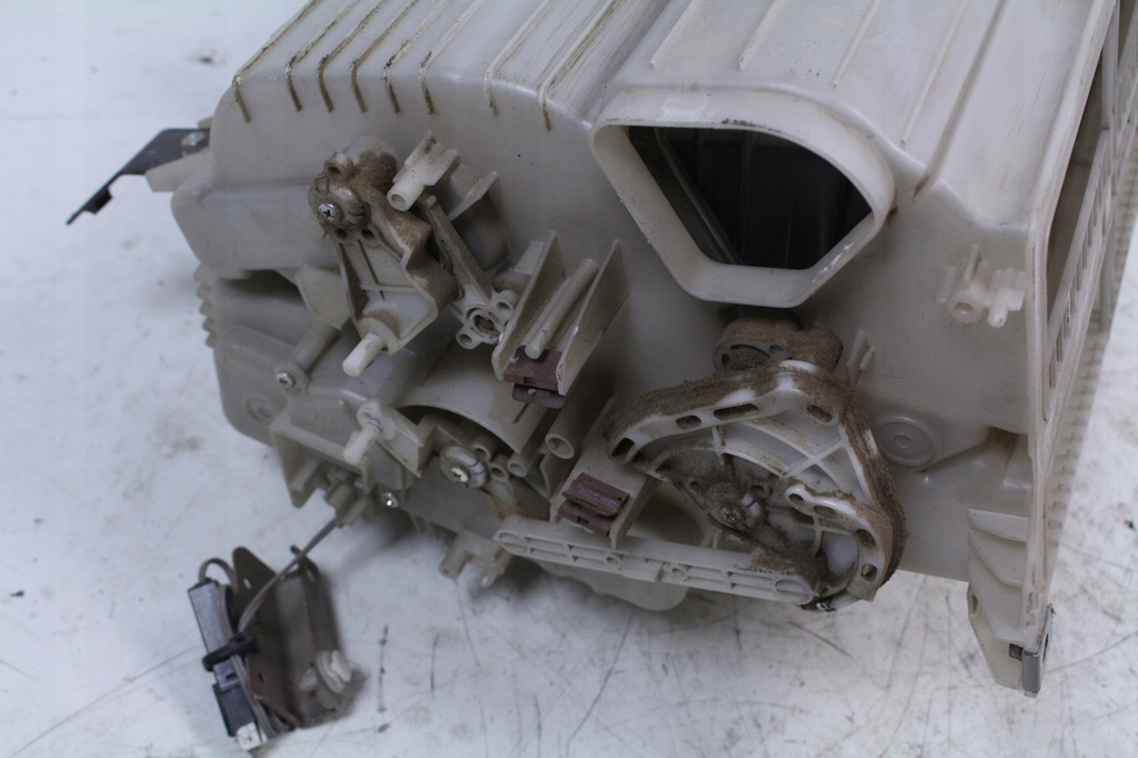 фото №6, Отопитель кондиционера isuzu n35 09r.