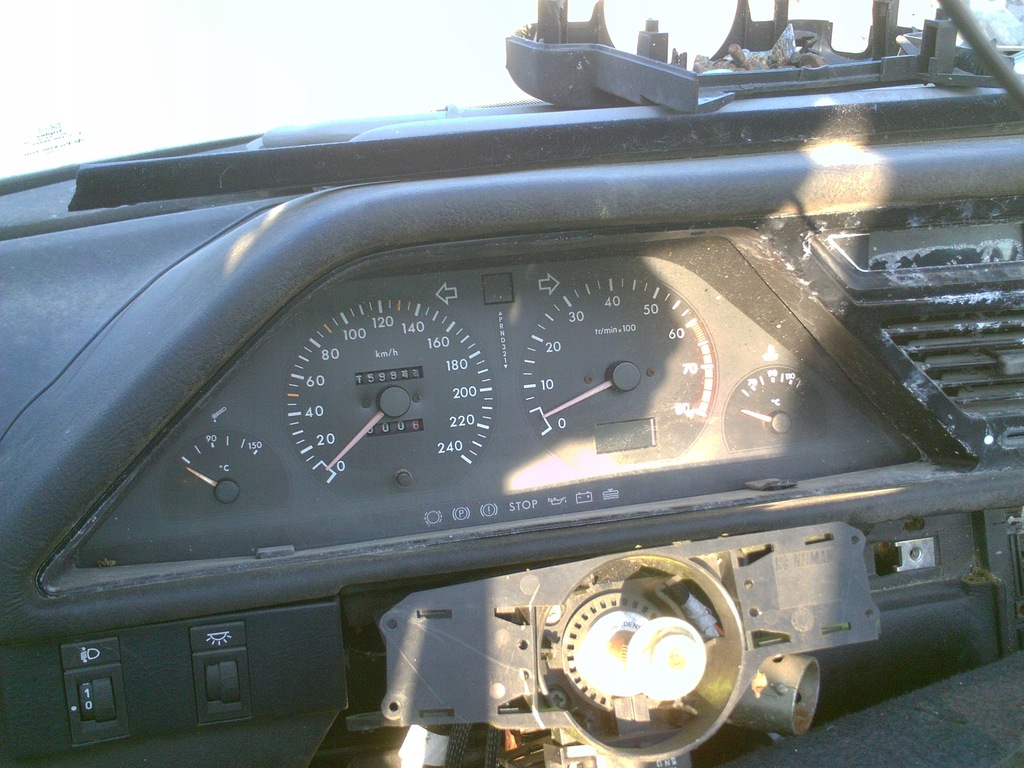 фото №16, Peugeot 605 3,0 v6 бампер задня білий колір стан db zdrowy 91r двері крила