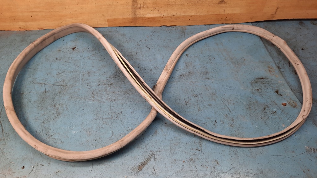 фото №1, Прокладка дверь правый перед mercedes w220 00r