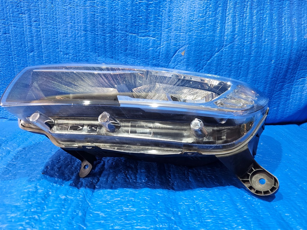 фото №8, Dacia sandero i звичайна з led лампа лівий перед 260605665r, 90114430
