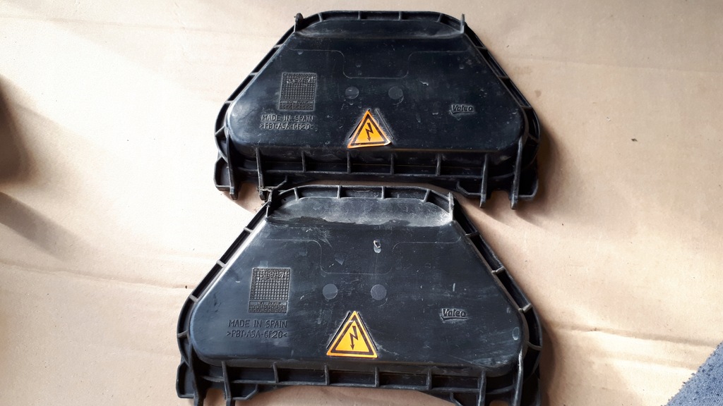 фото №1, A5 8t s5 заглушка лампы перед ксенон