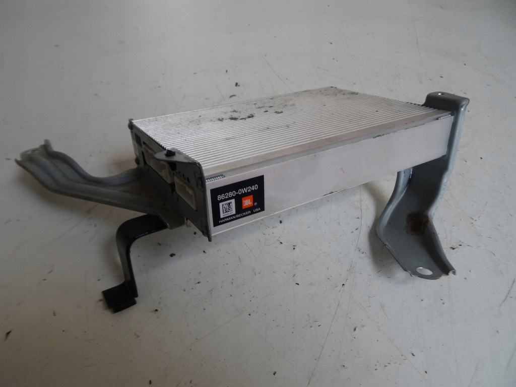 фото №1, Усилитель аудио toyota prius ii 862800w240