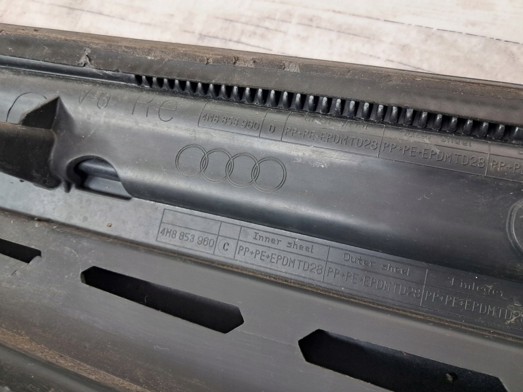 фото №10, Audi q8 4m8 молдинг накладка дверь правый перед передняя 4m8853960d