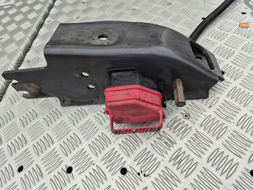 Купити Scania r ngs 2513529 з'єднувач акумуляторів