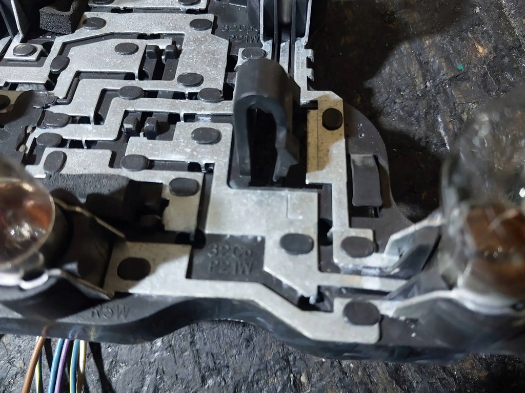 фото №6, Вкладыш лампы задний левый bmw 3 e36 kombi 8361695