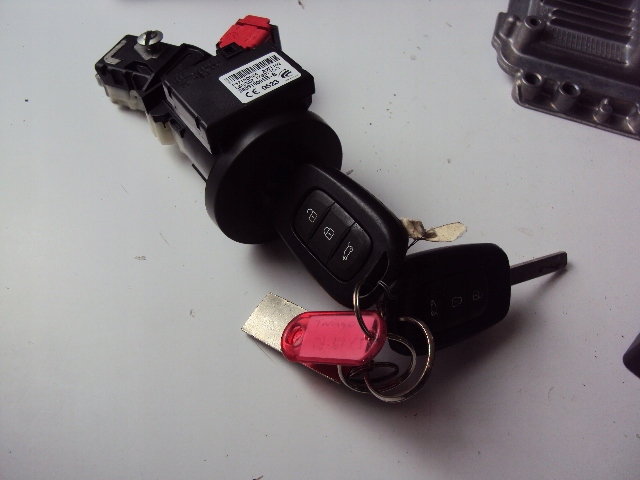 фото №3, Бортовой компьютер набор стартовый ключ renault twingo iii