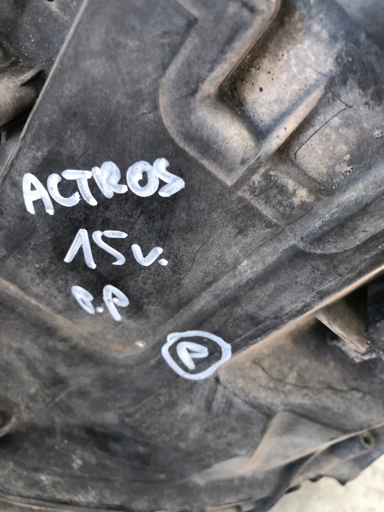 Купить Лампа правый перед mercedes actros a9608201939