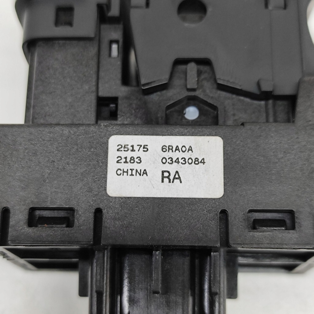 фото №8, Nissan qashqai j12 2023 кнопка / выключатель тормоза ручного