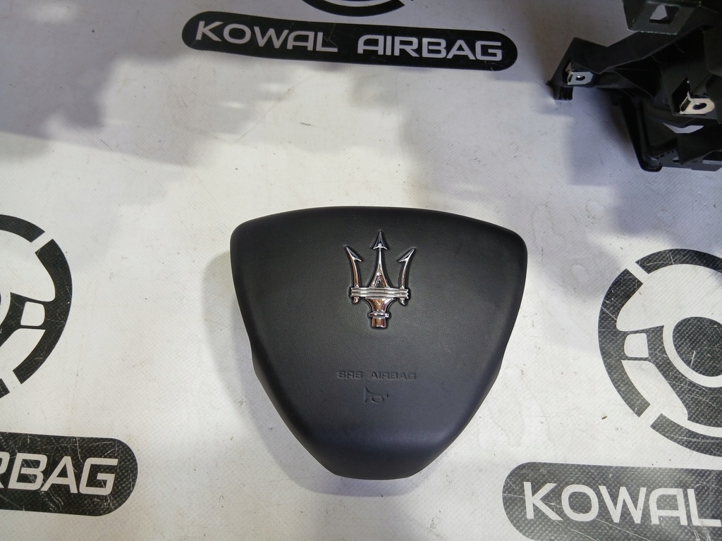 фото №8, Maserati levante gt hybrid приборная панель консоль подушка безопасности подушки безопасности ремни оригинал