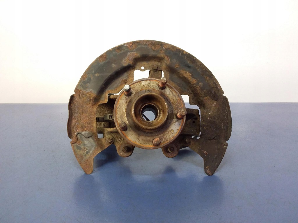 фото №1, Volvo s40 ii 2,4 b поворотный кулак ступица левая перед