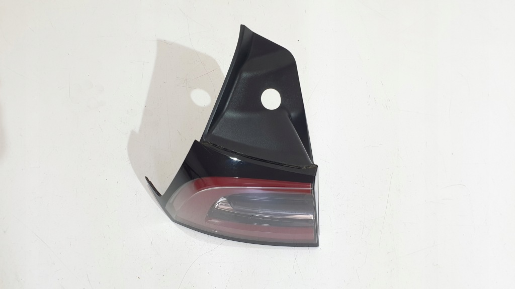 Tesla iii 3 led лампа левая задний  задняя 1077399-00 Цена