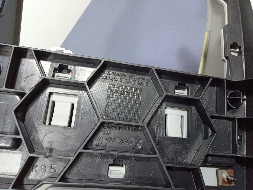 фото №8, Audi a1 8x 10- туннель средний cupholdery 8x0863240