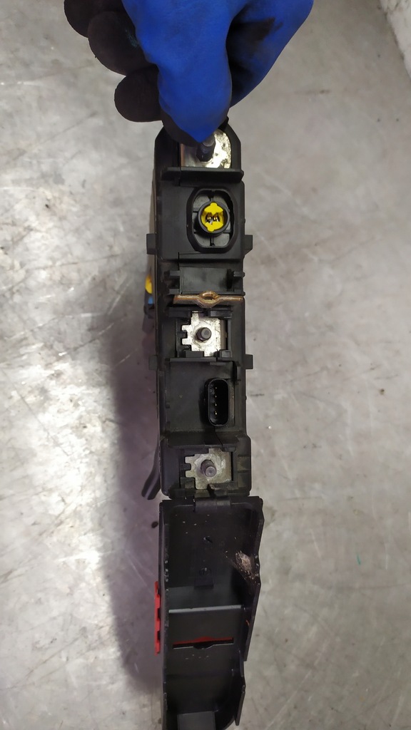 фото №7, Mercedes w207 w204 модуль клемма аккумулятор a2075401550