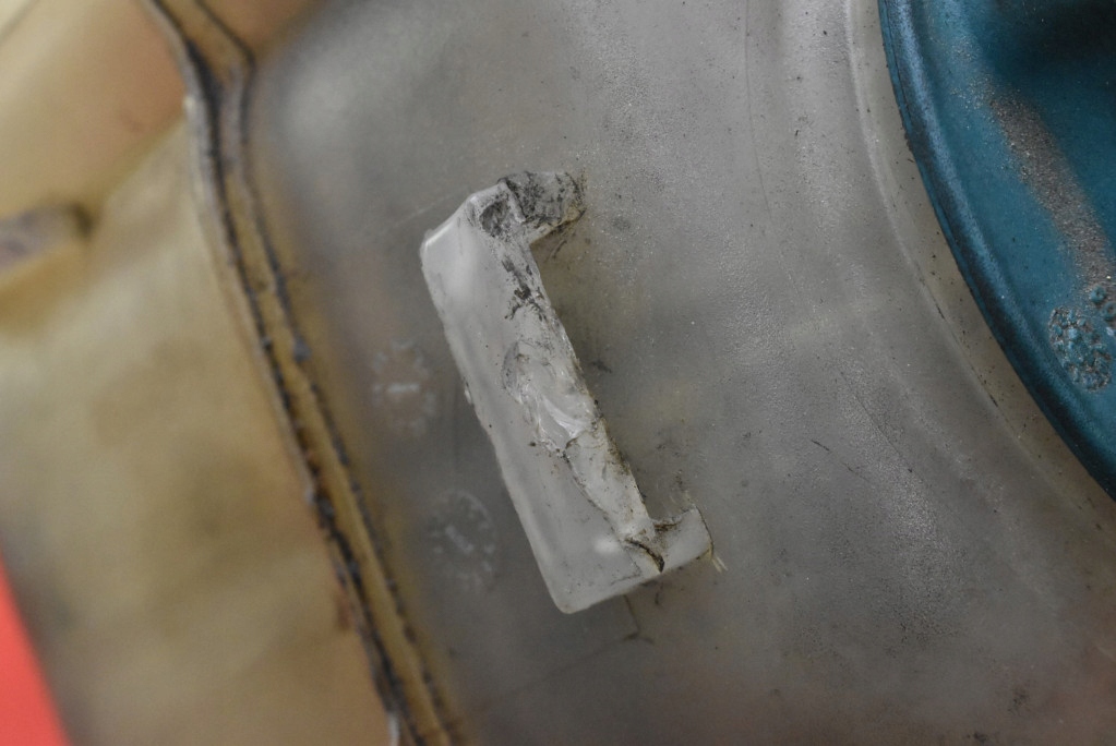 фото №9, Бачок расширительный 8683455 volvo s70 v70 2 ii 2.4 d5 163 km 00-05