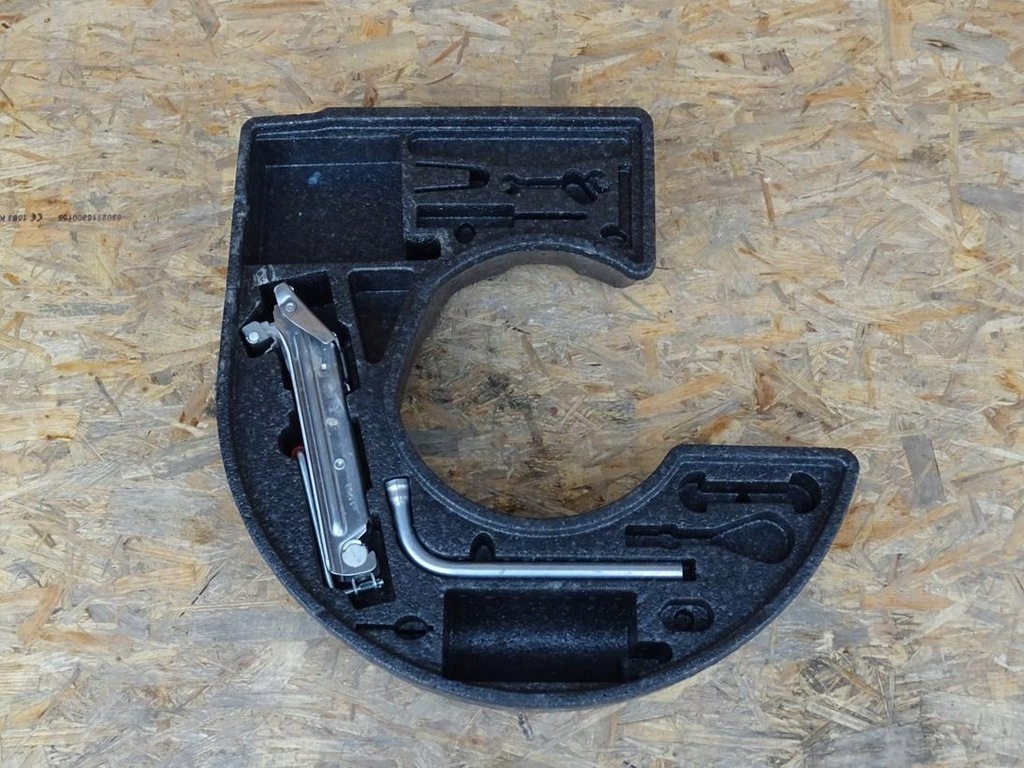 фото №1, Audi tt 8n r32 98-05 вкладыш запаска домкрат ключ kpl 8n0012109s 8n0011031