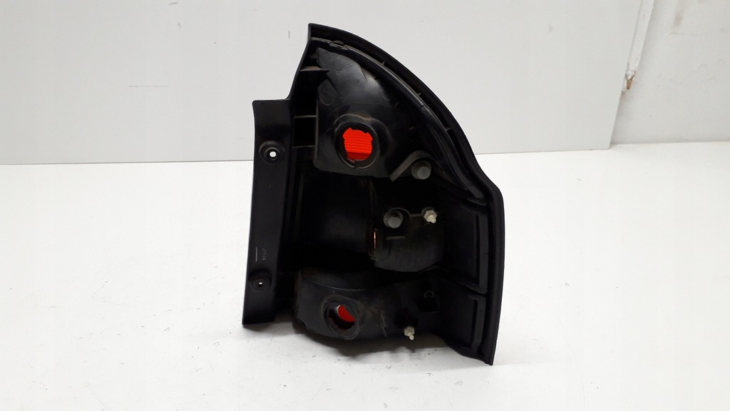 фото №11, Mazda 323p 323 p 94-98 лампа левая задняя комплектная