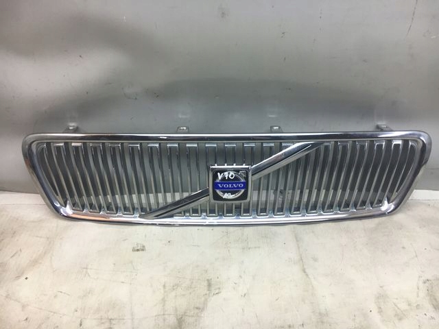 фото №1, Volvo v70 решётка радиатора решётка радиатора 8659875