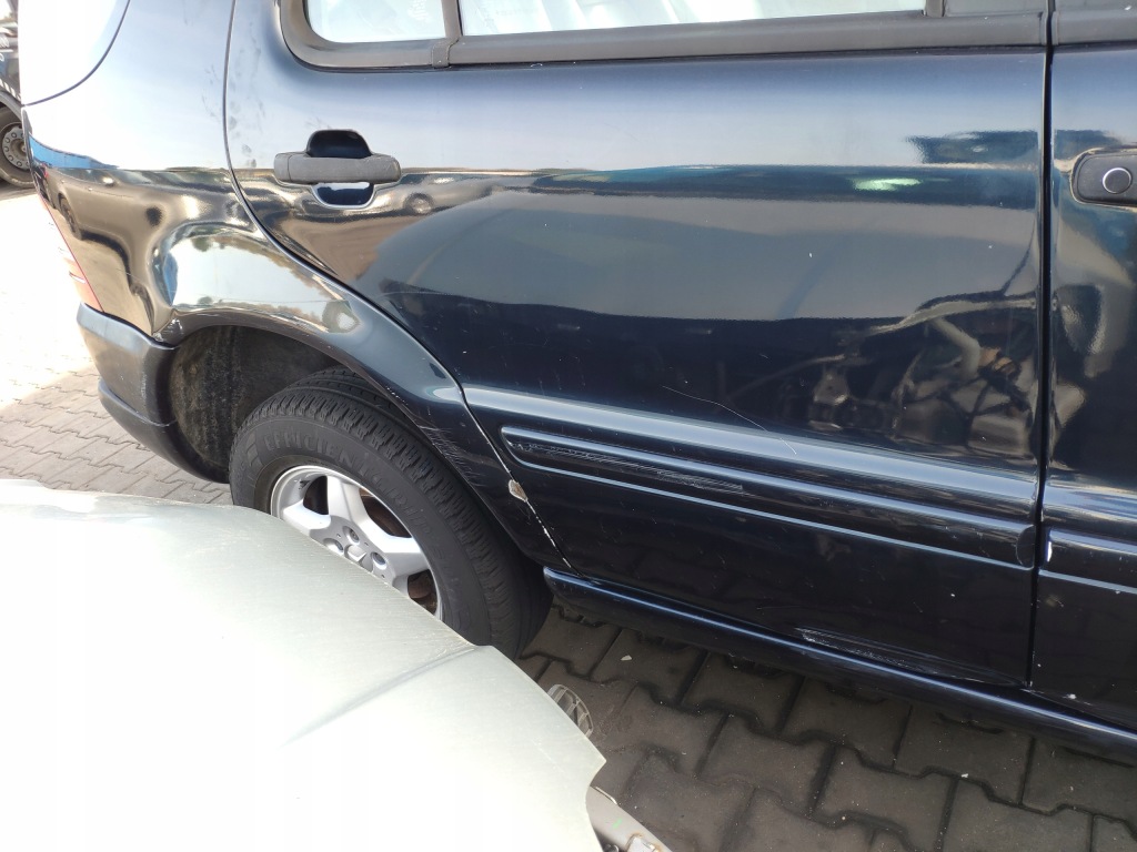 фото №14, Mercedes ml w163 дверь задняя правое 189
