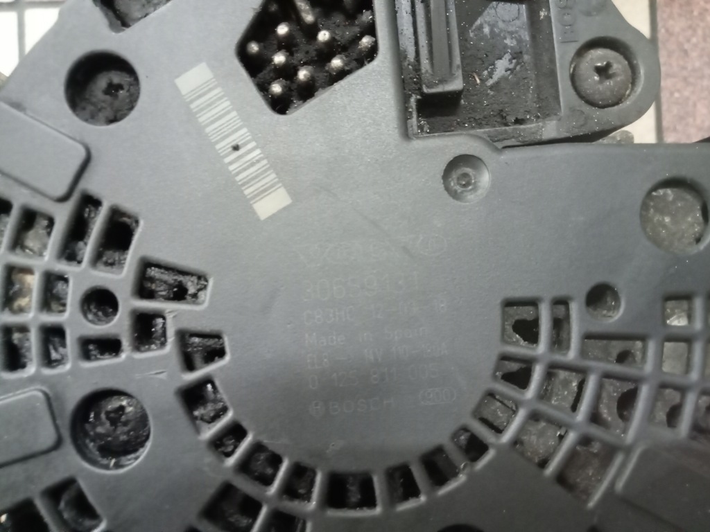 Volvo s60 2 2.0 d d3 11r генератор 0125811005 30659131 с Разборки