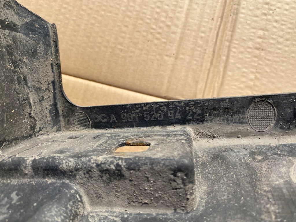 A9015209422 защита накладка решётка actros mp4 с Разборки