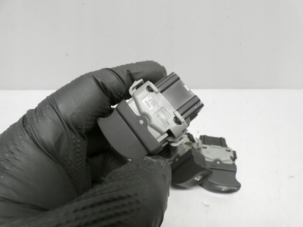 фото №4, Перемикач вікон правий перед задня renault modus 04-12 8200214936a