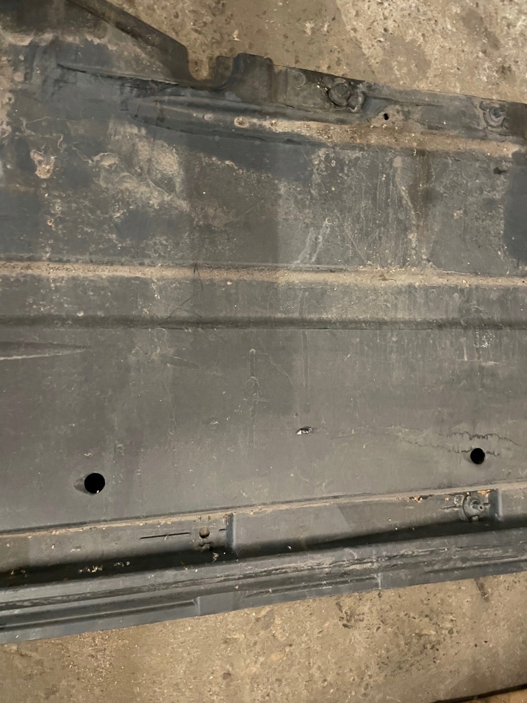 Audi a4 b8 a5 захист плита підлога підвіска ліва Оригінал