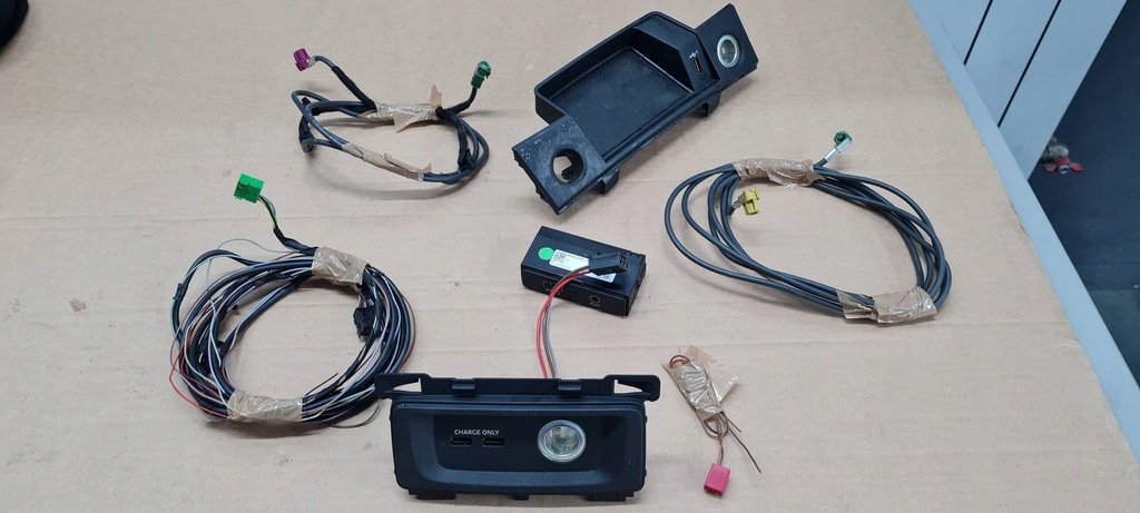 фото №9, Sq5 q5 80a роз'єм зарядний пристрій корпус usb port кабель 8w0035708