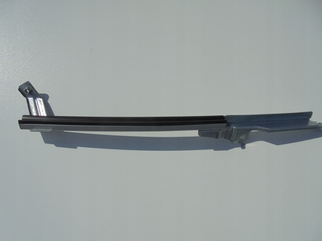 фото №1, Juke lift напрямна скло лівий задня