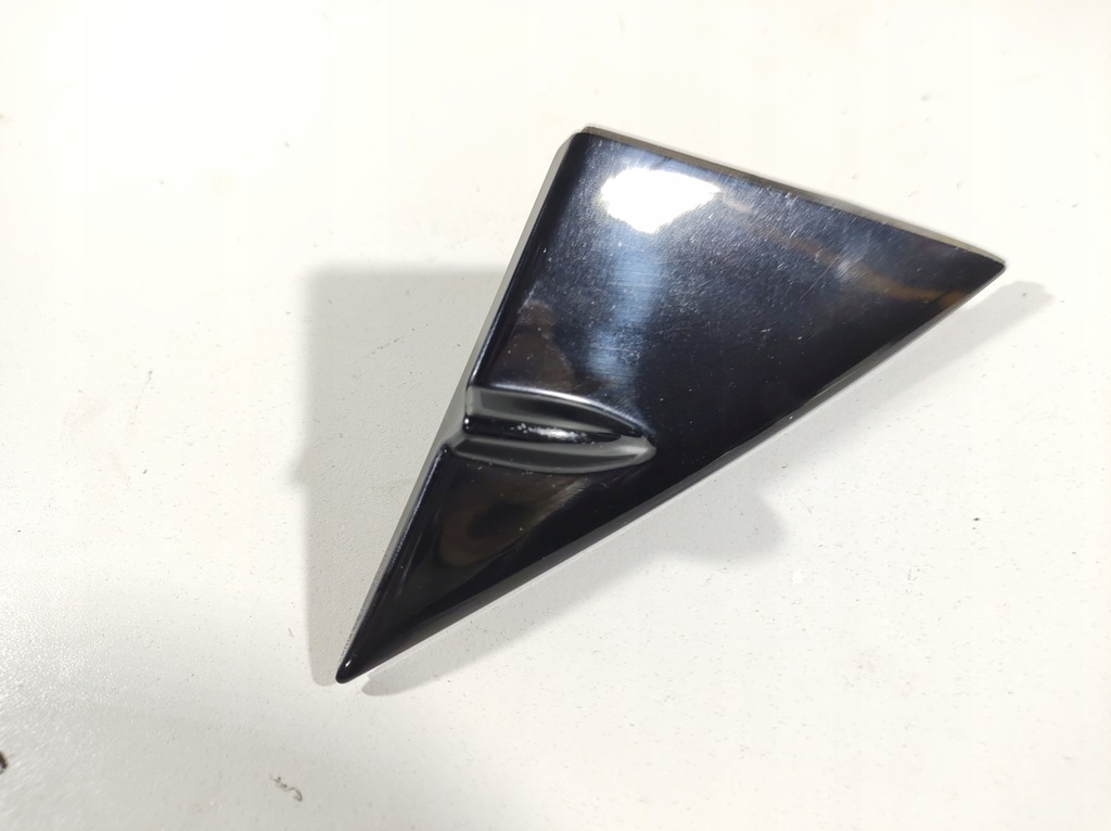 фото №11, Lexus is300h 13r треугольник защита крыла левая