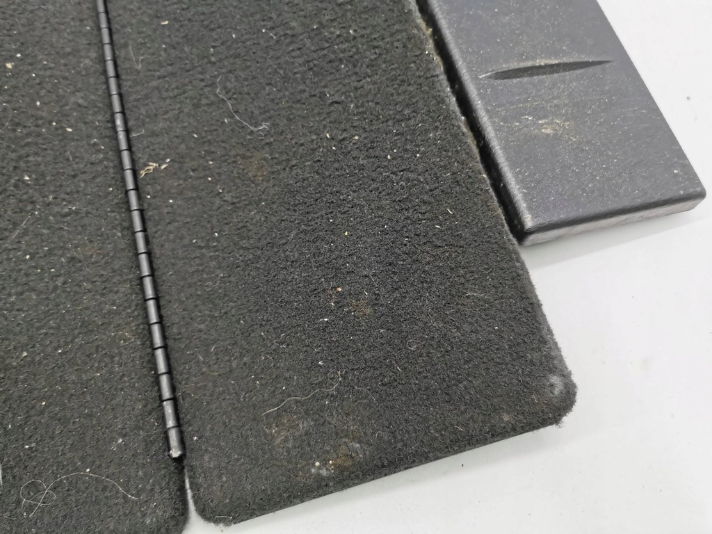 фото №7, Chrysler voyager 2001 з задній обшивка багажника