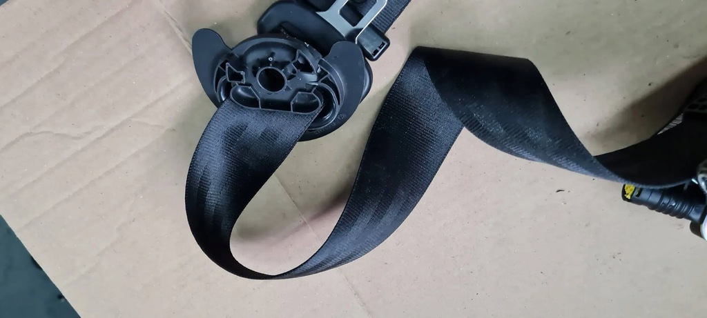 фото №13, A4 b9 8w pas безопасности левый перед 8w0857705 v04 a5 8w