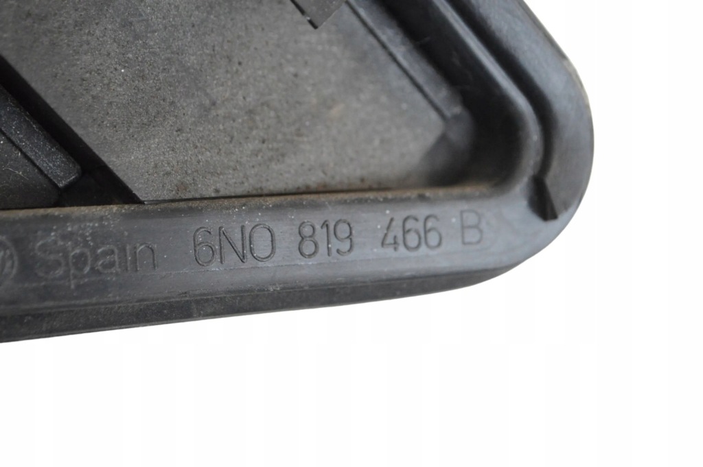 Porsche boxster 986 2003 решітка вентиляційна під  бампером заднім в Україні