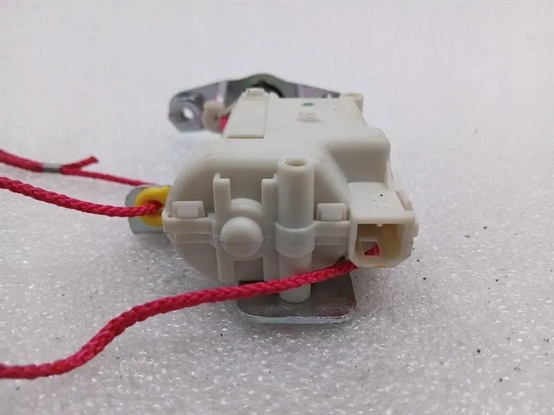 Ferrari gtc4 lusso t 3.9 v8 f151m 86009000 привод крышка топлива - Недорого