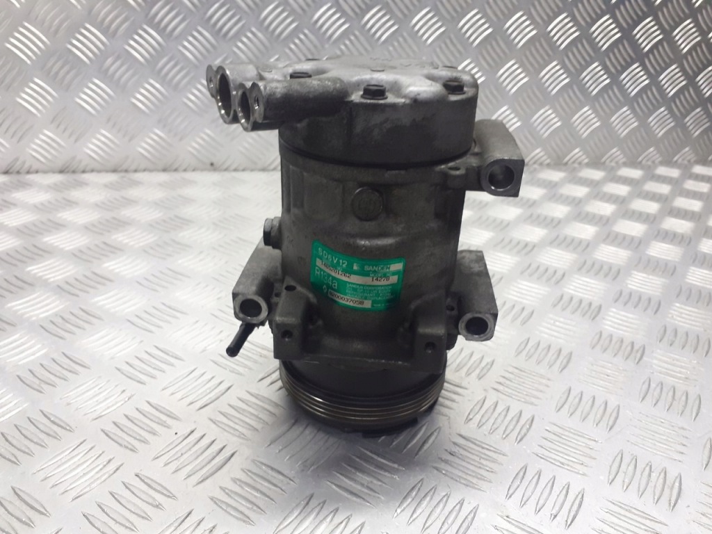 Купить Компрессор кондиционера renault clio ii 1.2 8200037058