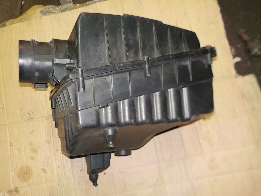 фото №3, Корпус фильтра воздуха - discovery iii 2.7 tdv6