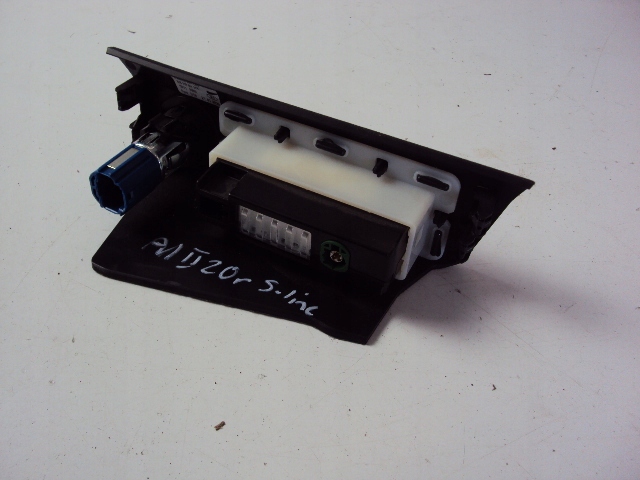 фото №3, Роз'єм 12v port usb audi a1 ii 82a 20 r