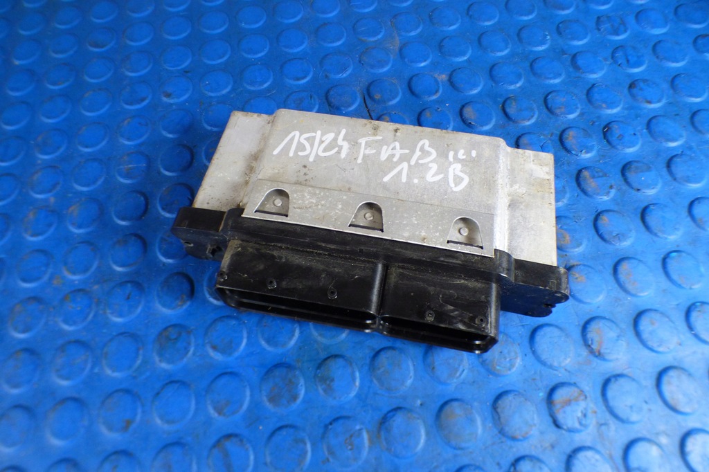 фото №13, Набор стартовый запуска счетчик замок зажигания модуль компьютер skoda fabia iii 1.0b