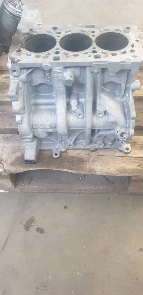 фото №1, Bmw f20 блок двигателя b37d15a 8581147