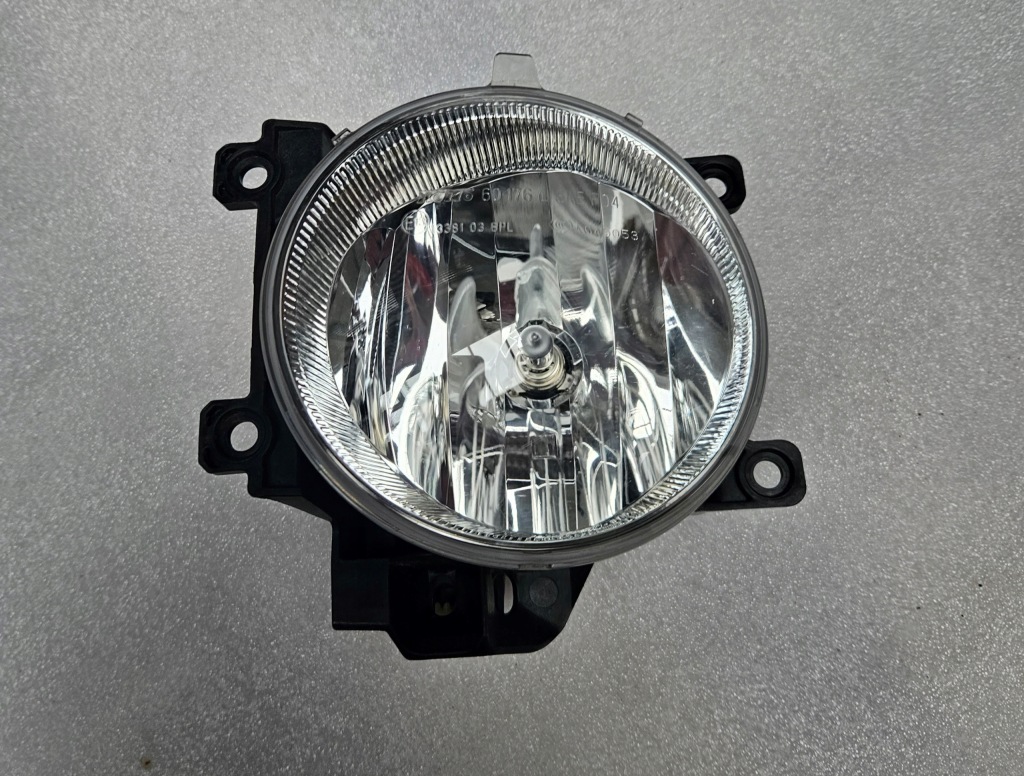 Купить Противотуманная фара левое  toyota rav4 iv 2013- hilux viii 2015- 81220-60100