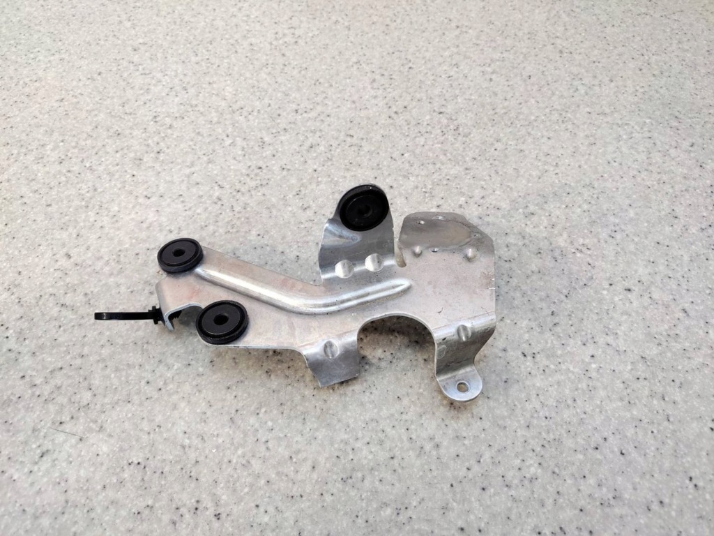 фото №2, Кронштейн клапана электромагнитного audi a8 d4 4.2 tdi - 4h0820035a