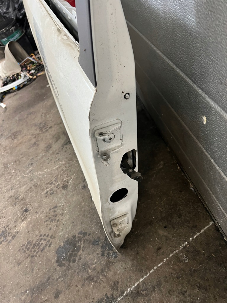 Peugeot partner 2 рестайлинг  15-18 дверь правое  перед в Украине